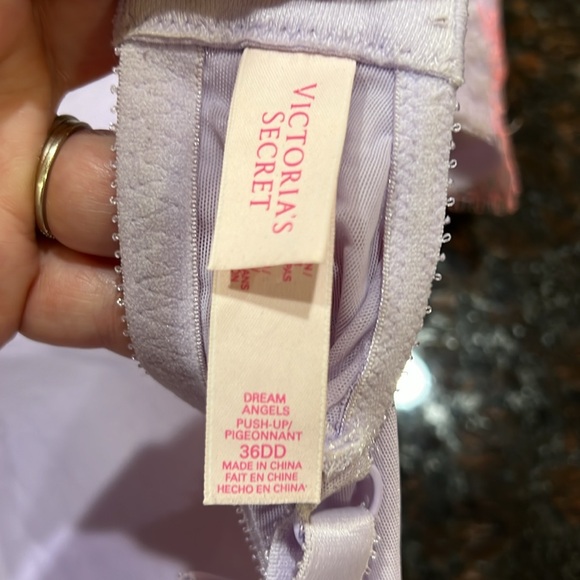 Victoria’s Secret Dream Angels 36DD - Picture 3 of 3